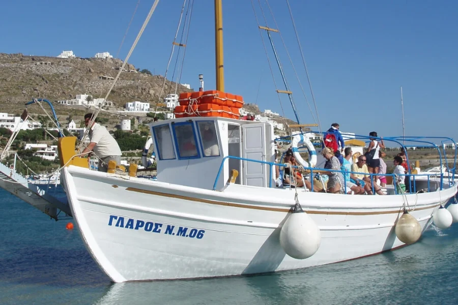 Croisière d’une journée en bateau traditionnel le long de la côte sud de Mykonos